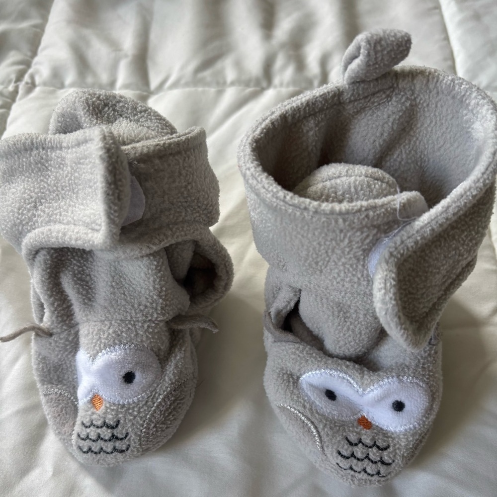 Fleece Gray Owl Baby Booties